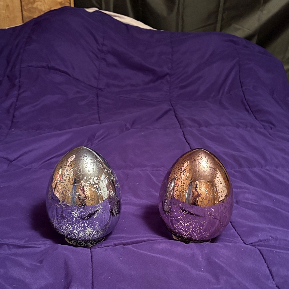 Set of Two Metallic Egg Decor that Light up